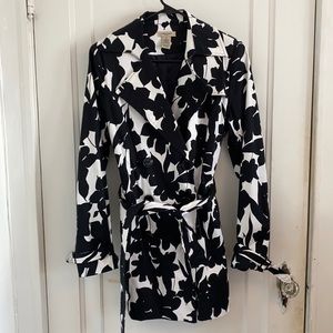 Vertigo Paris - Black & White Floral Belted Trench